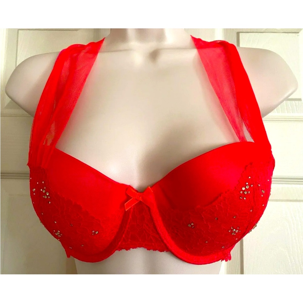 Beautiful red Victoria’s Secret bra 34D ultimate push-up